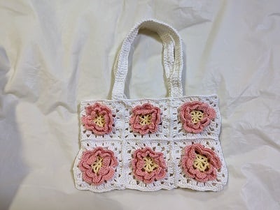 かぎ針編み　バッグ　レース編み　ばらモチーフ　ハンドメイド 立体バラモチーフのバッグ↓詳細は概要欄チェック - YouTube