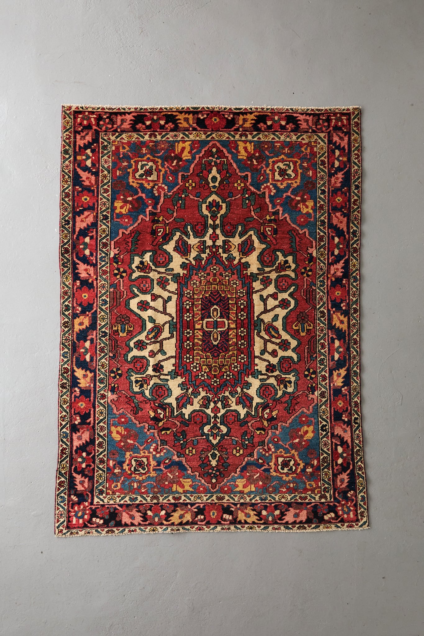 No.374 ヴィンテージラグ ペルシャ絨毯 トライバルラグ ヘリーズ産(202×143cm)レッド ブルー アイボリー ネイビー