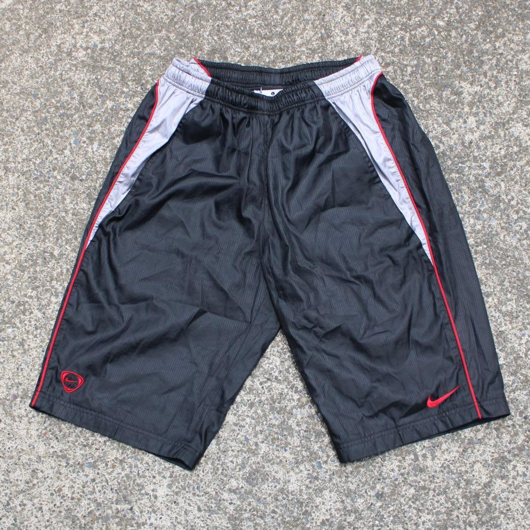 【Lサイズ】00's NIKE 両裾ロゴ刺繍 2枚生地 古着 ハーフパンツ シャカシャカ生地