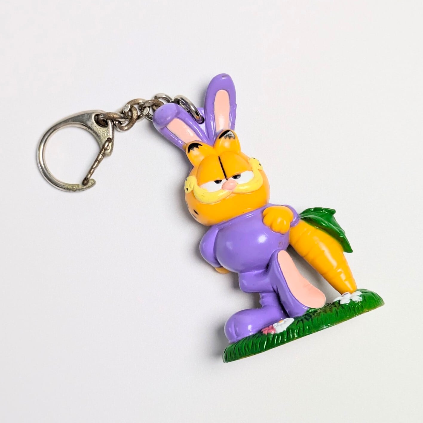 ☆VINTAGE 80'☆【 Garfield ( ガーフィールド ) 】 PVCフィギュア キーホルダー イースターバニー / パープル 〚アメリカン雑貨 アメトイ〛