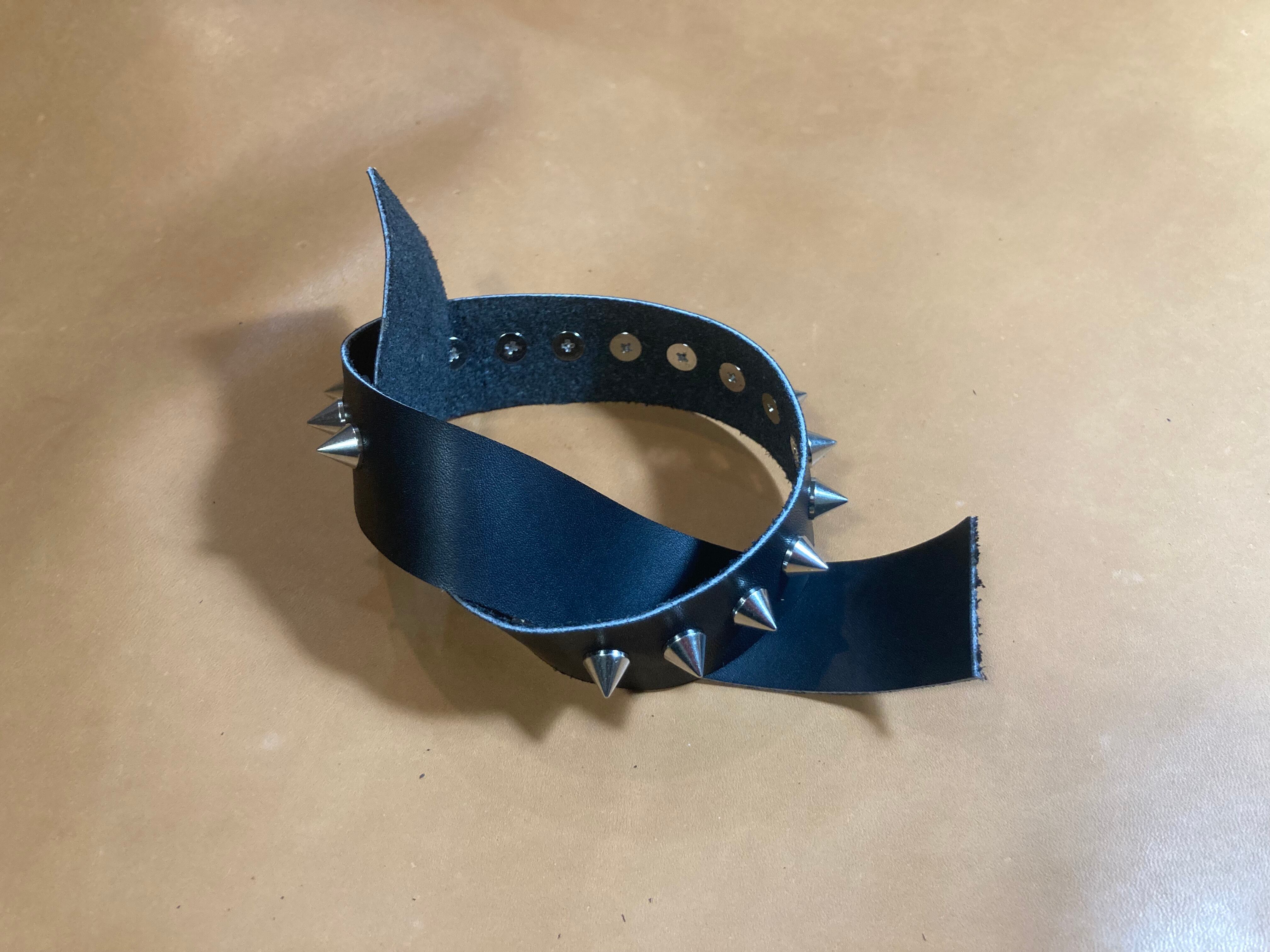 クラッチバッグ用　シルバー　トゲ型鋲付きストラップ