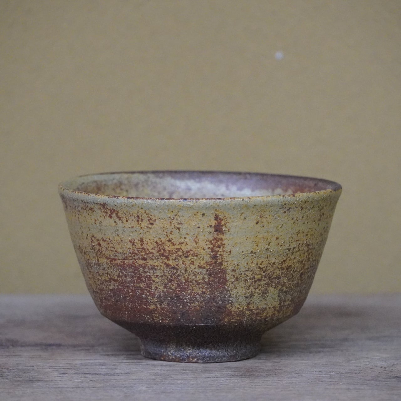 黒飴釉肩衝茶入 | 上野焼宗家十二代渡窯