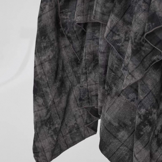 Asymmetric layered check skirt C1447