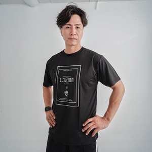 TR26-003  TEE   BLK/WHT
