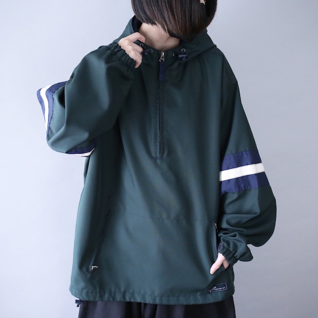 "OLD NAVY" over silhouette good coloring anorak parka