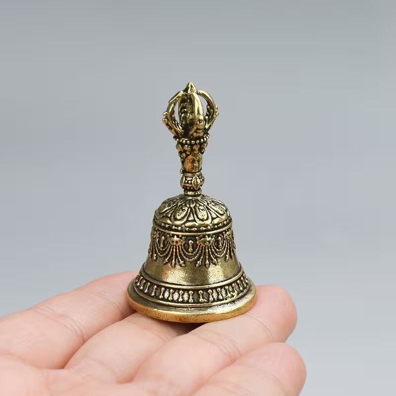 伝統的な金属製ベル 仏教美術 伊勢国 アンティーク レトロ 小物 格安 仏教鈴 ミニベル 金属製 ハンドベル 密教法具 仏具 鐘 チベットベル
