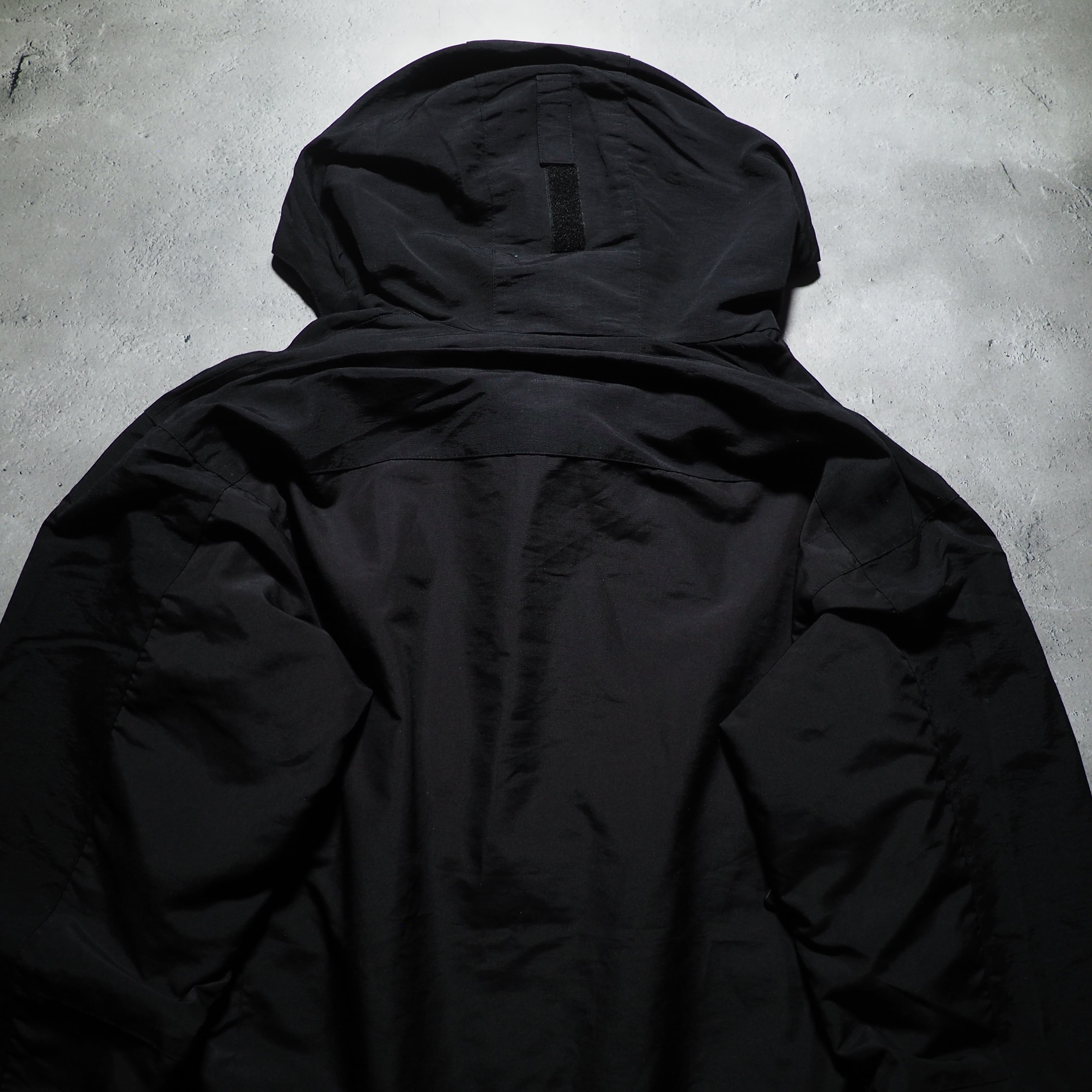 1990s ” Marlboro ” Black nylon technical vintage loose mountain gear jacket