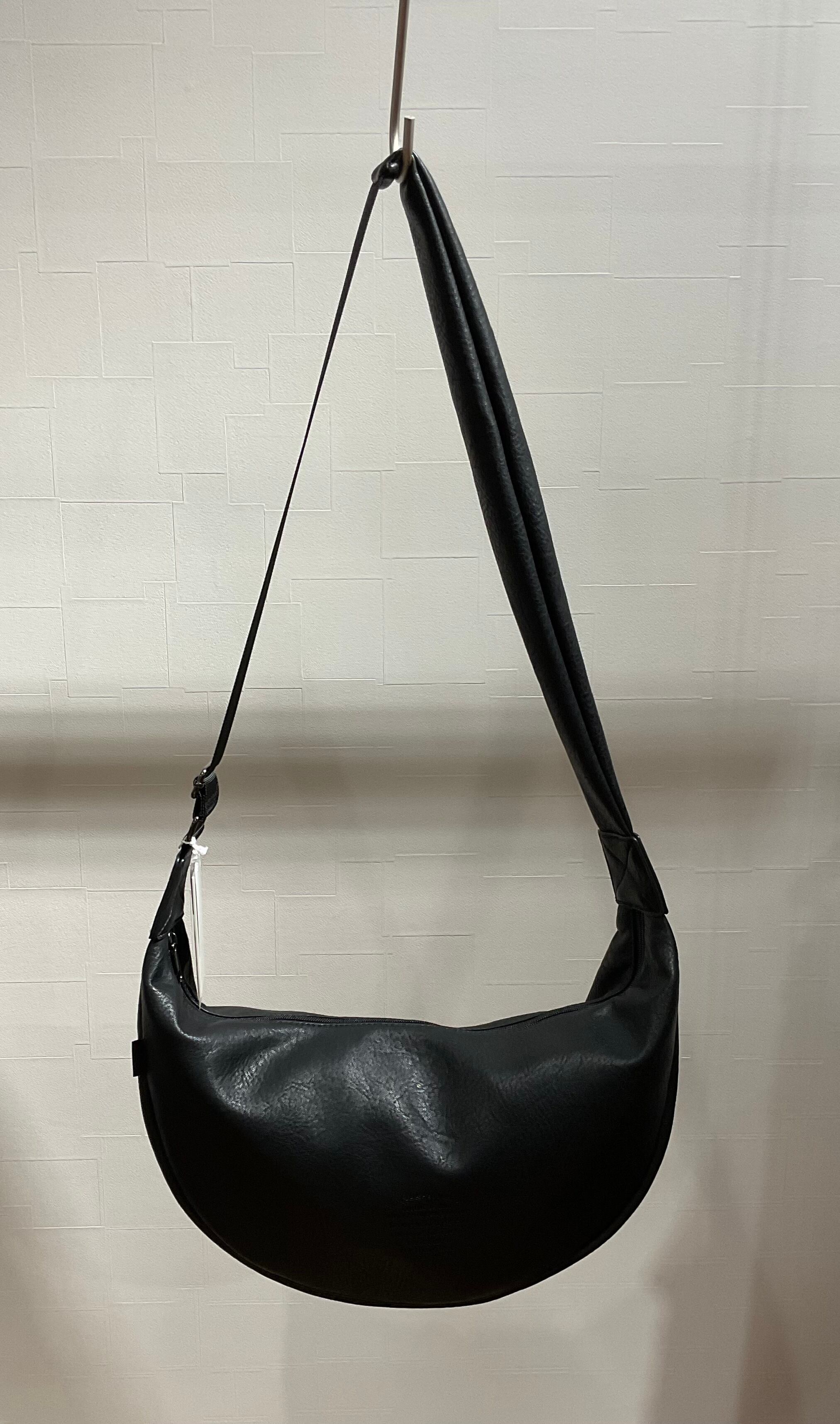 ayane アヤン エコレザーボディバッグ | セレクトショップ BLUE