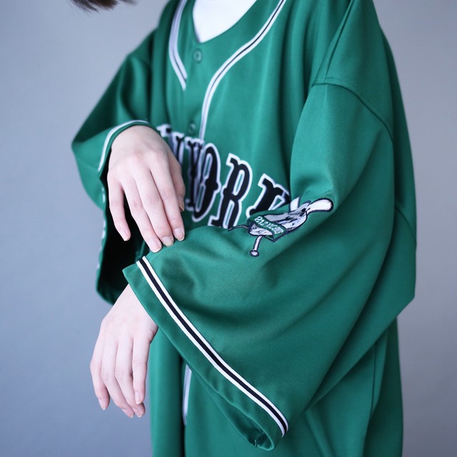 XXL over silhouette 5 numbering deep green baseball shirt