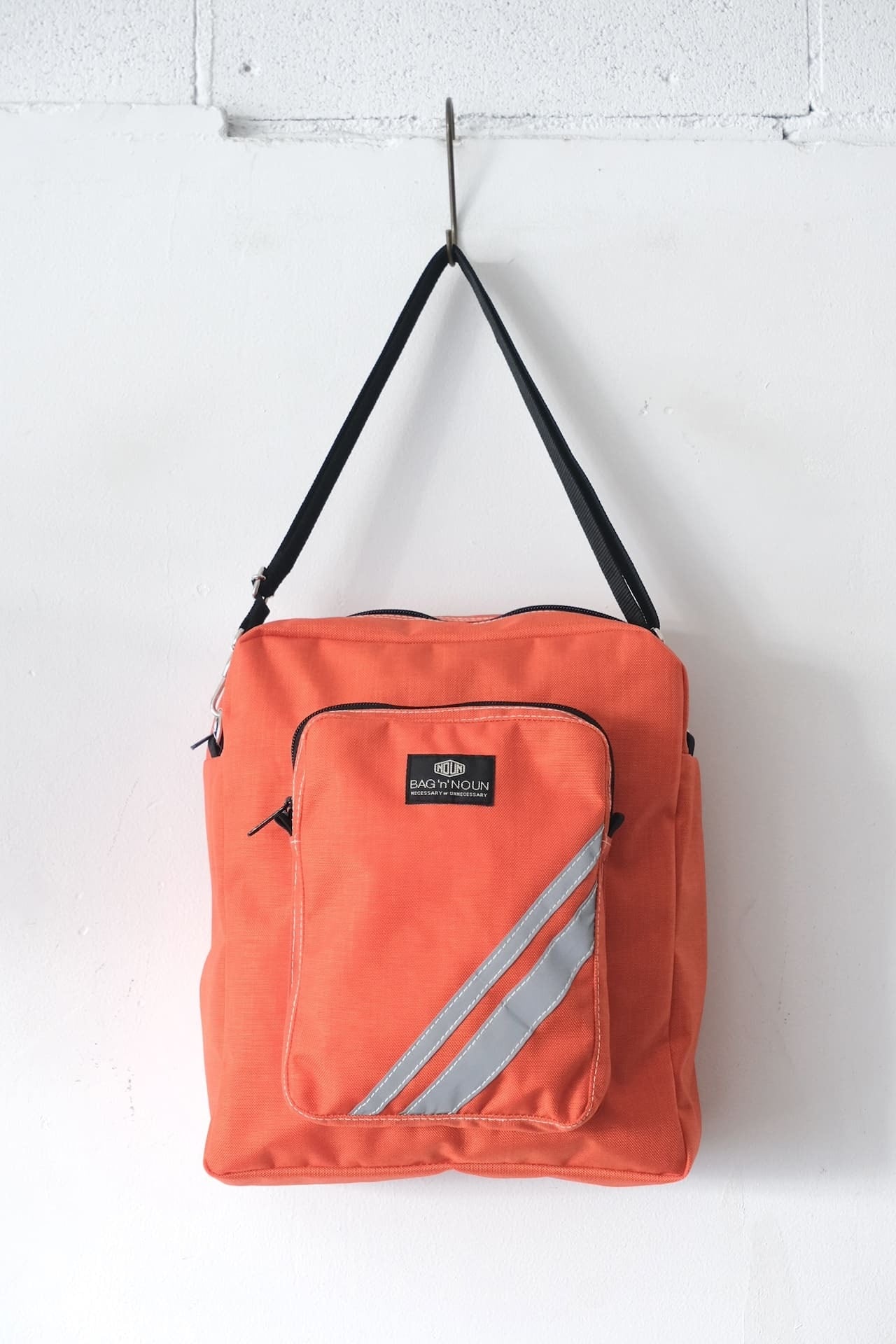 BAG'n'NOUN SPORTS SHOULDER Orange,Blue | Directors Web Shop