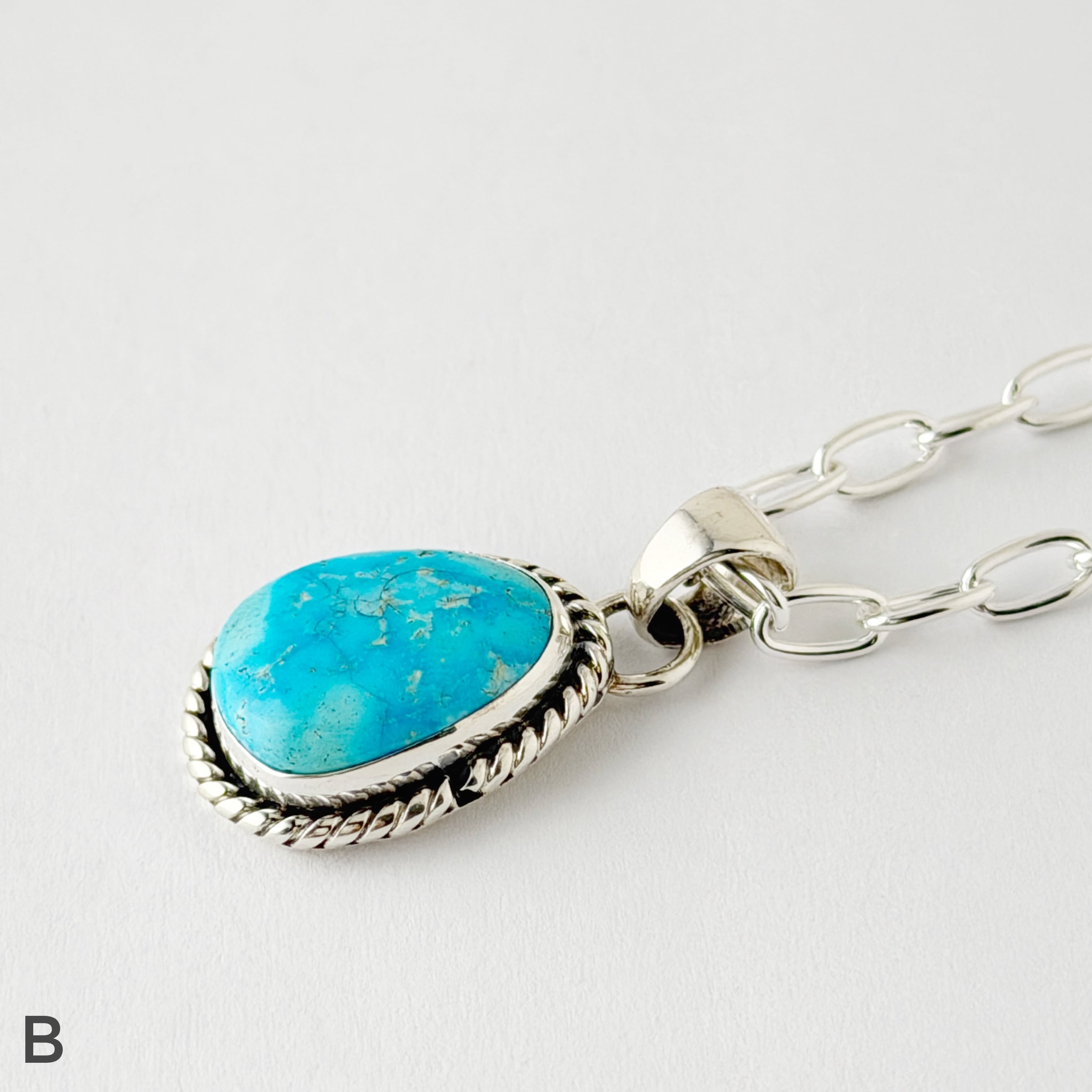 Indian Jewelry 》ALICE JOHNSON作 キングマン ターコイズ ロープ