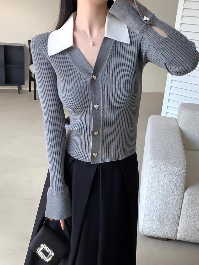 contrast collar heart button knit top.1131