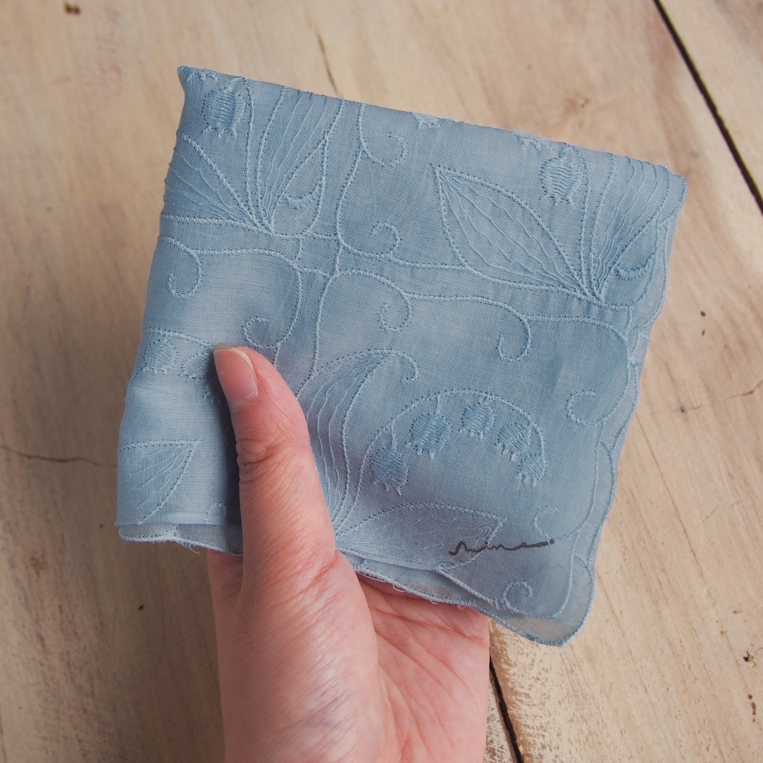 藍染めのすずらんレースハンカチ | 染めもの 峯の小屋