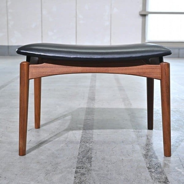 Olholm Mobelfabrik 北欧デンマーク製 張替え済 チーク材 スツール オットマンa リビング 本革 椅子 スツール ビンテージ【 中古家具/中古インテリア/USED家具ユーズド家具/リサイクル】