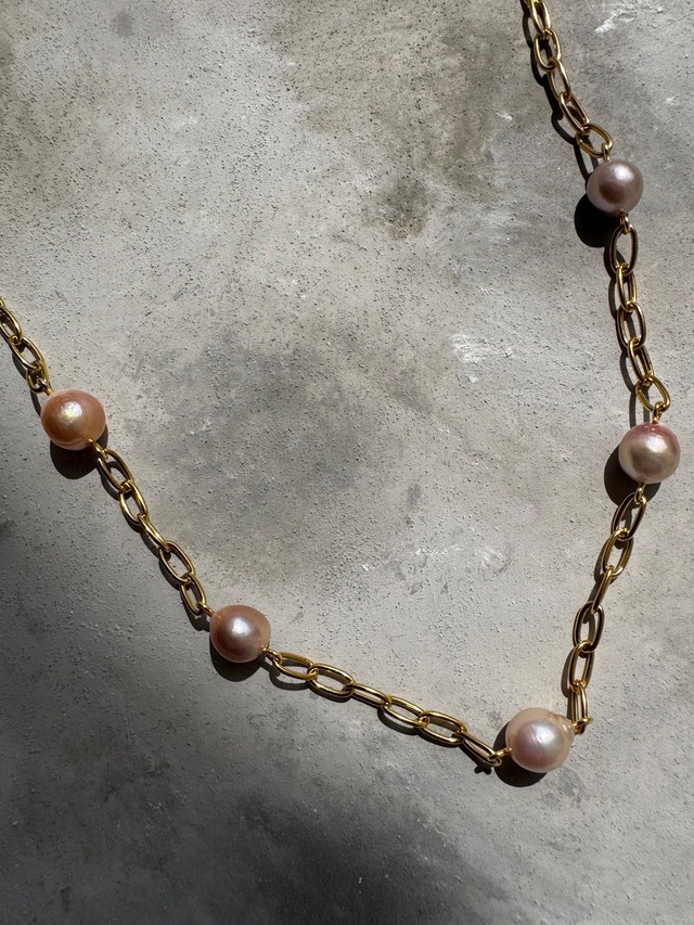 デザインチェーンステーションネックレス〈淡水真珠〉ナチュラルミックスカラー