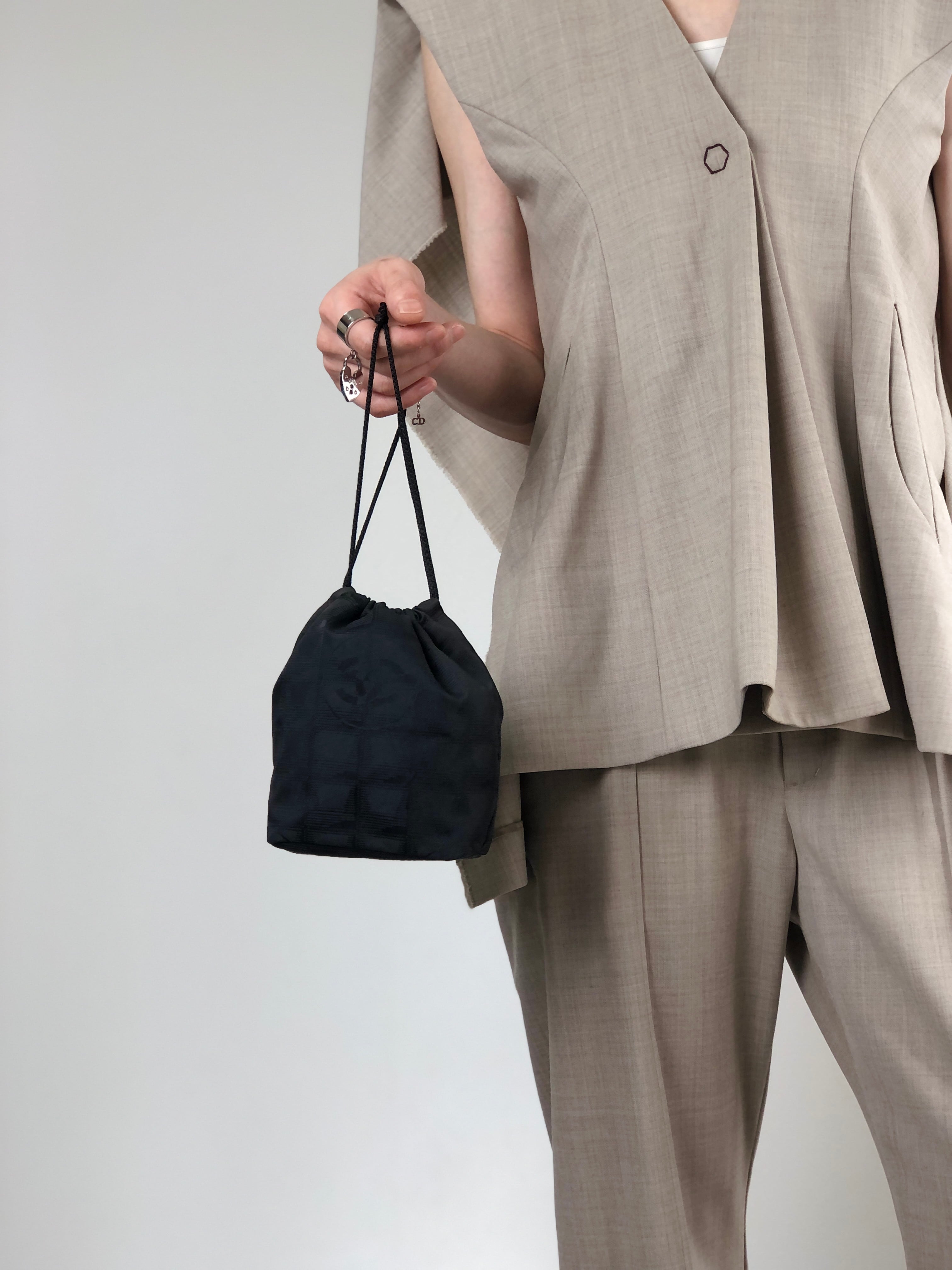 CHANEL シャネル ニュートラベルライン ハンドバッグ ブラック ナイロン 巾着 ミニバッグ vintage ヴィンテージ オールド x7242n