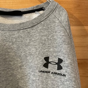 【UNDER ARMOUR】ワンポイント ブランドロゴ トレーナー トップス スウェット XL アメリカ古着