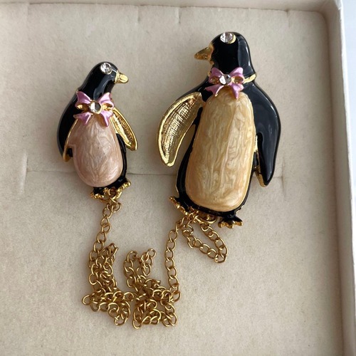 ペンギン ゴールド　カラー　ブローチ