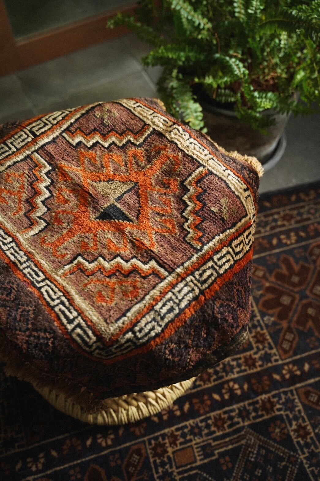 1389-01 Vintage Baluch rug