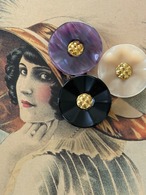 Japanese Vintage ヴィンテージボタン ベージュ／パープル／ブラック ×ゴールド 20mm アクセサリーパーツ 装飾材 カルトナージュ