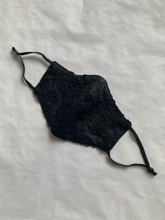 黒コットン刺繍マスク