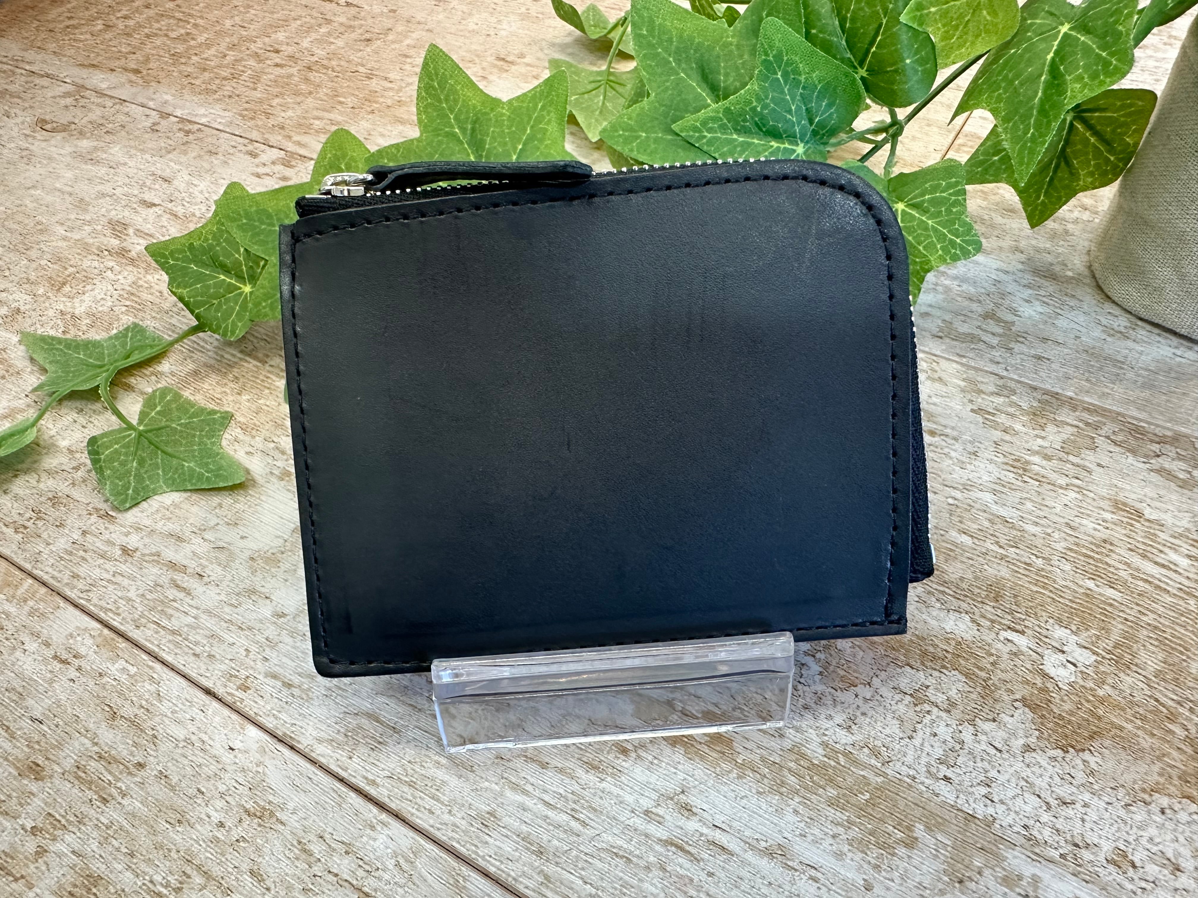 オリジナル コンパクト財布 【開けると大切なイラストが彫刻されている