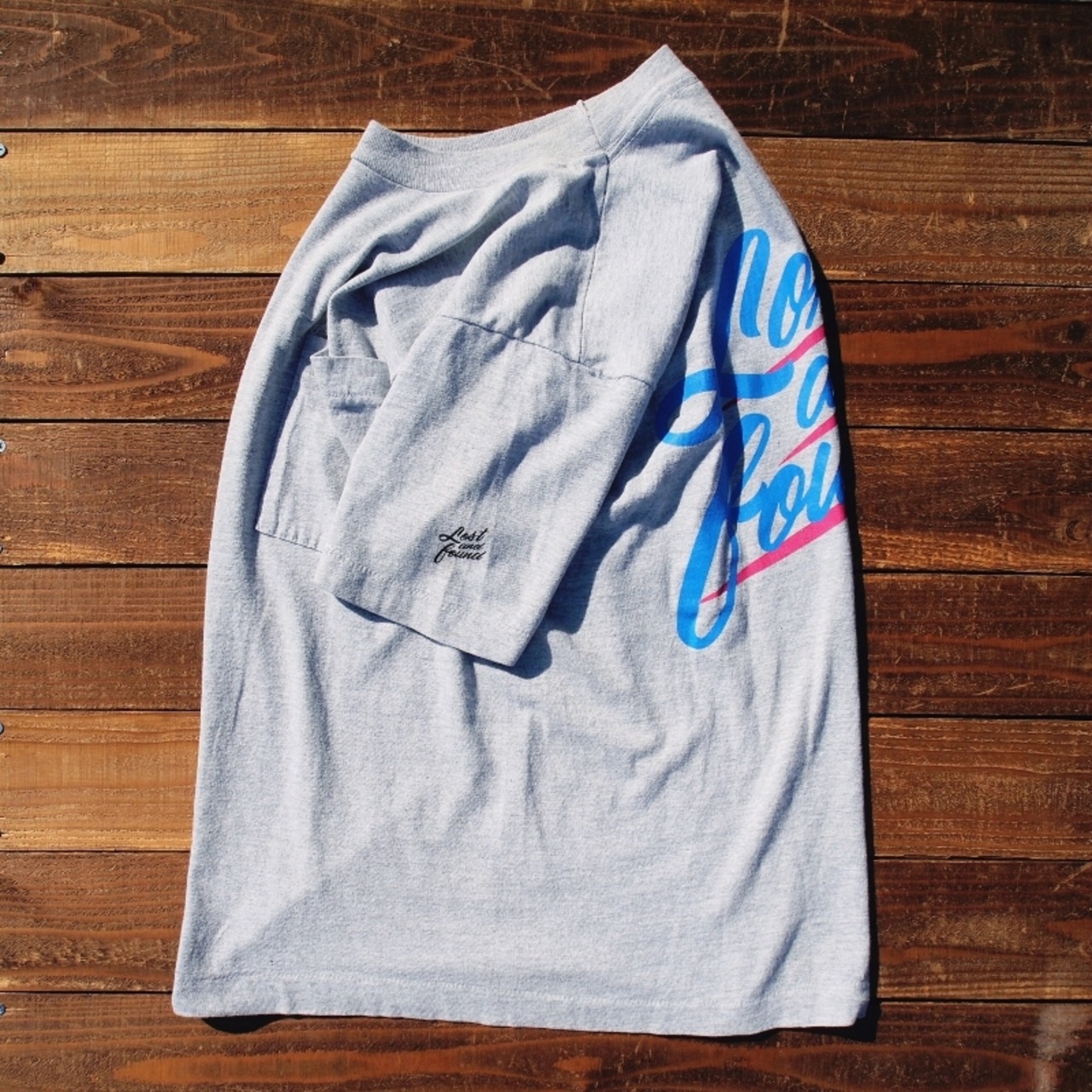 【LOST AND FOUND】"BACK PRINT" Vintage Pocket T-shirt (GREY)