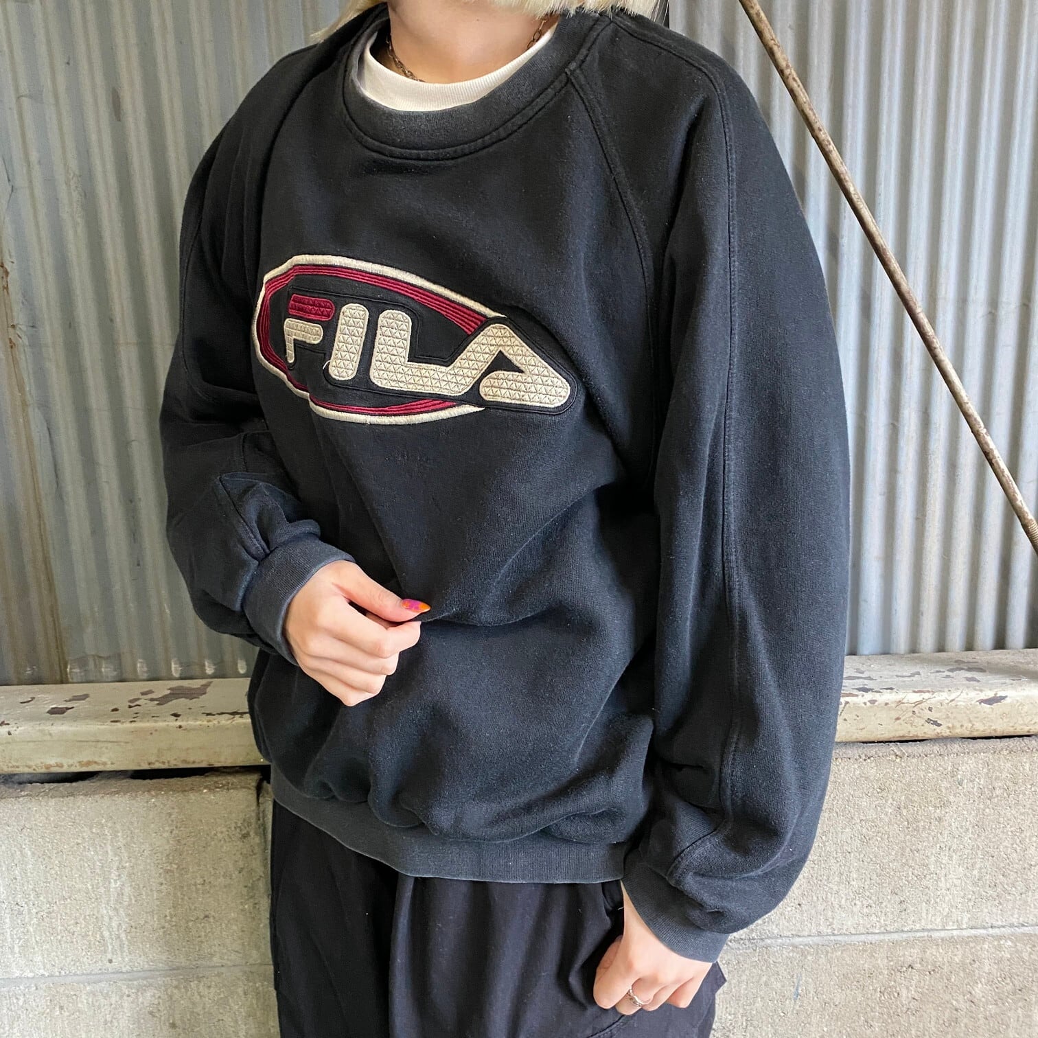 90年代 ポルトガル製 FILA フィラ フロントロゴ刺繍 スウェット メンズL 古着 トレーナー ブラック 黒 90s ヴィンテージ  ビンテージ【スウェット】【CP50】【CS2312-50】 | cave 古着屋【公式】古着通販サイト