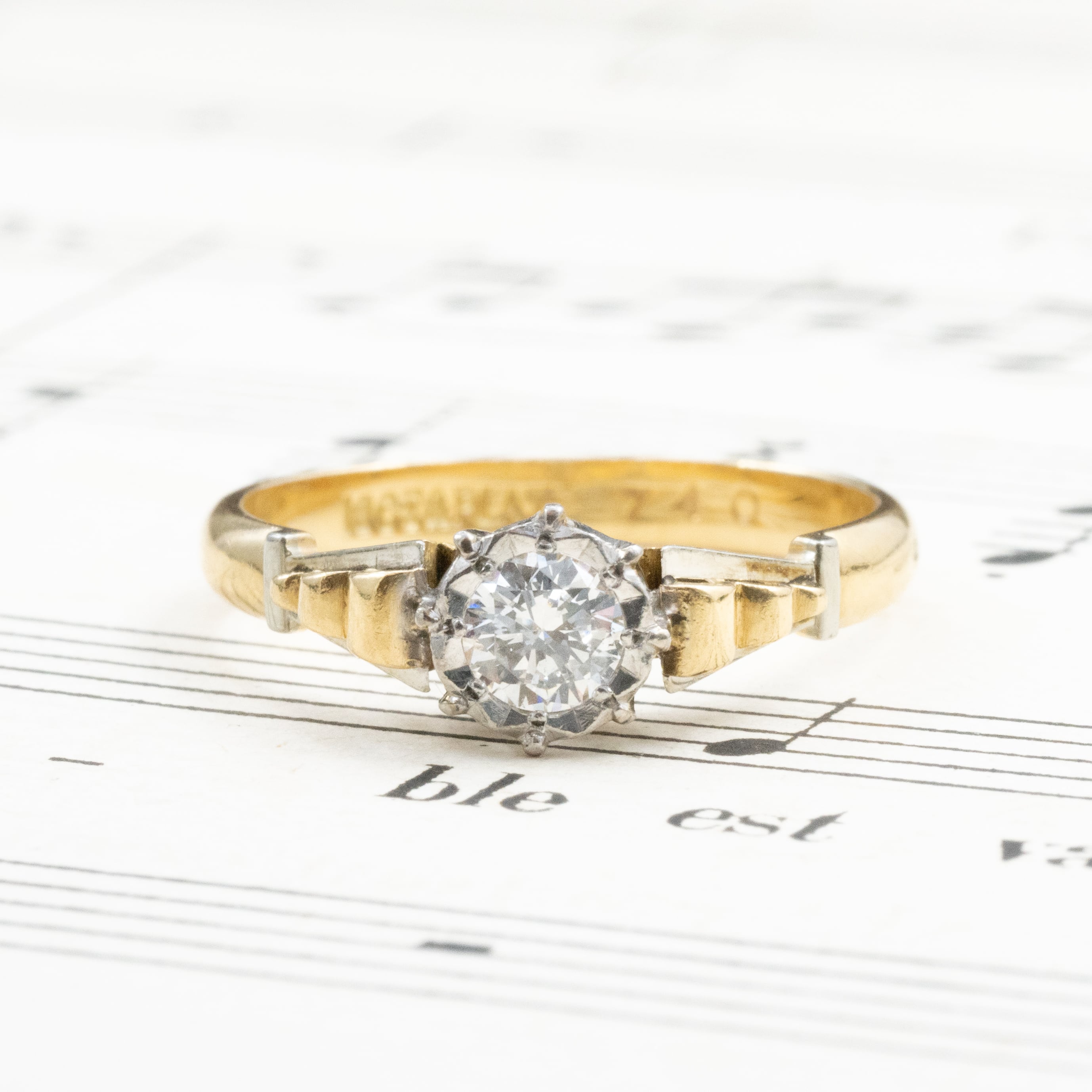 購入前コメント宜しく•昭和レトロ•k１８ダイヤモンド0.3CT・k１８緑石トップ 購入前コメント宜しく•昭和レトロ•k18ダイヤモンド0.3CT