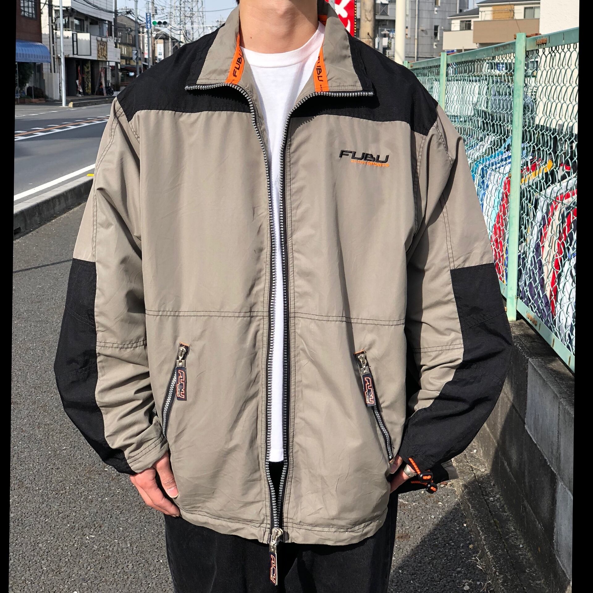 都内で 【希少ホワイト】FUBU フブ ダウンジャケット 刺繍ロゴ