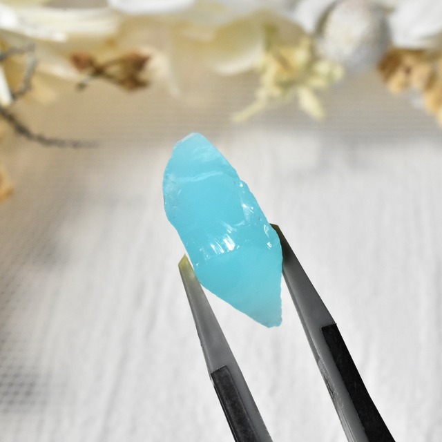 【レア色】インドネシア産アンダラクリスタル原石 ミルキーターコイズブルー B