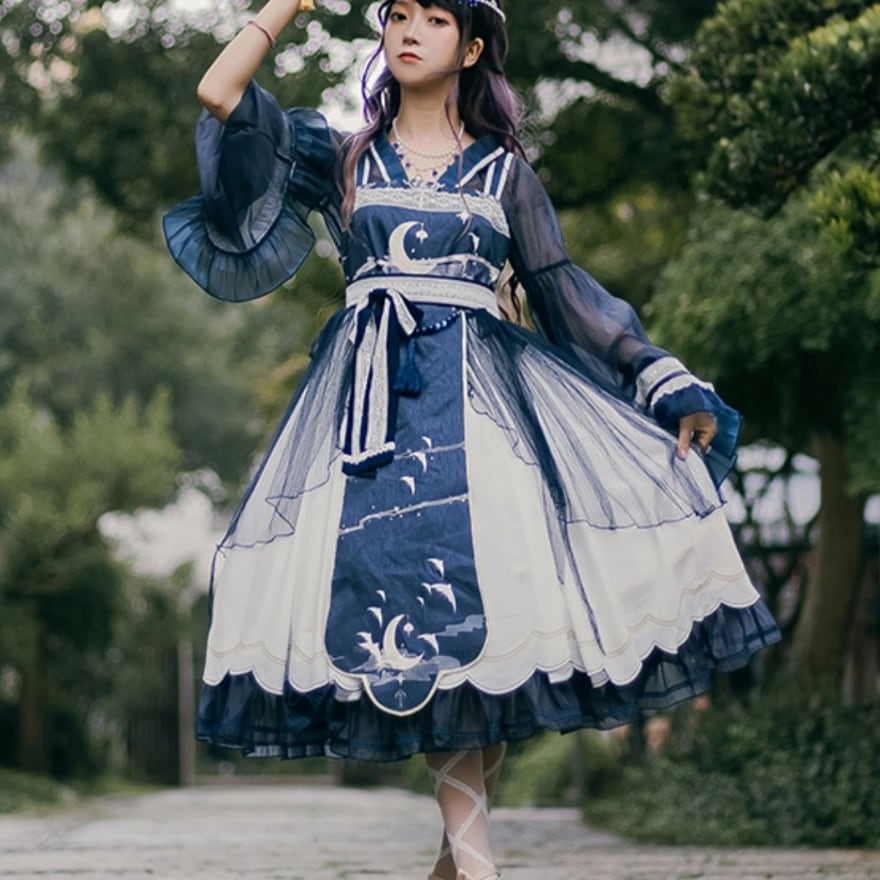 値下げ中 戴冠式アナ ドレス、ネックレス、パニエ、ブローチセット