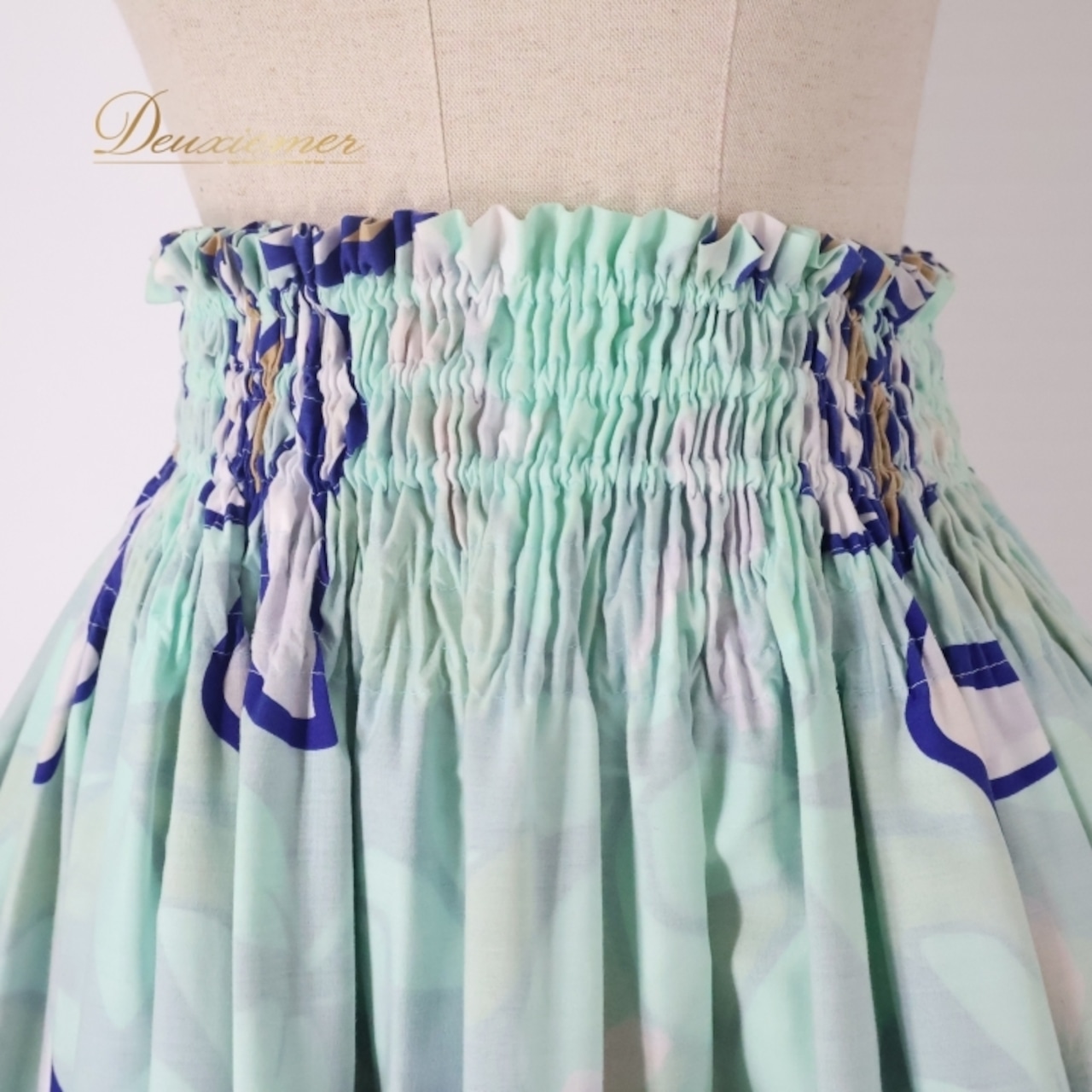 フラダンス 衣装 パウスカート ブルー系 ココエミリー 日本製 ハワイアンプリント プルメリア CoCoEmily アロハ レッスン 練習 フラ ダンス かわいい おしゃれ さわやか 上品 シングル スカート ホワイト系 ベージュ系