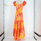 フラダンス 衣装 CC Fashions CCファッション ワンピース ドレス オレンジ系 ハワイ製 モンステラ柄 フリル かわいい 華やか 鮮やか 明るい 橙 黄 赤 ハワイアン アロハ ハワイアンプリント フラ ダンス レッスン 練習 イエロー系 レッド系