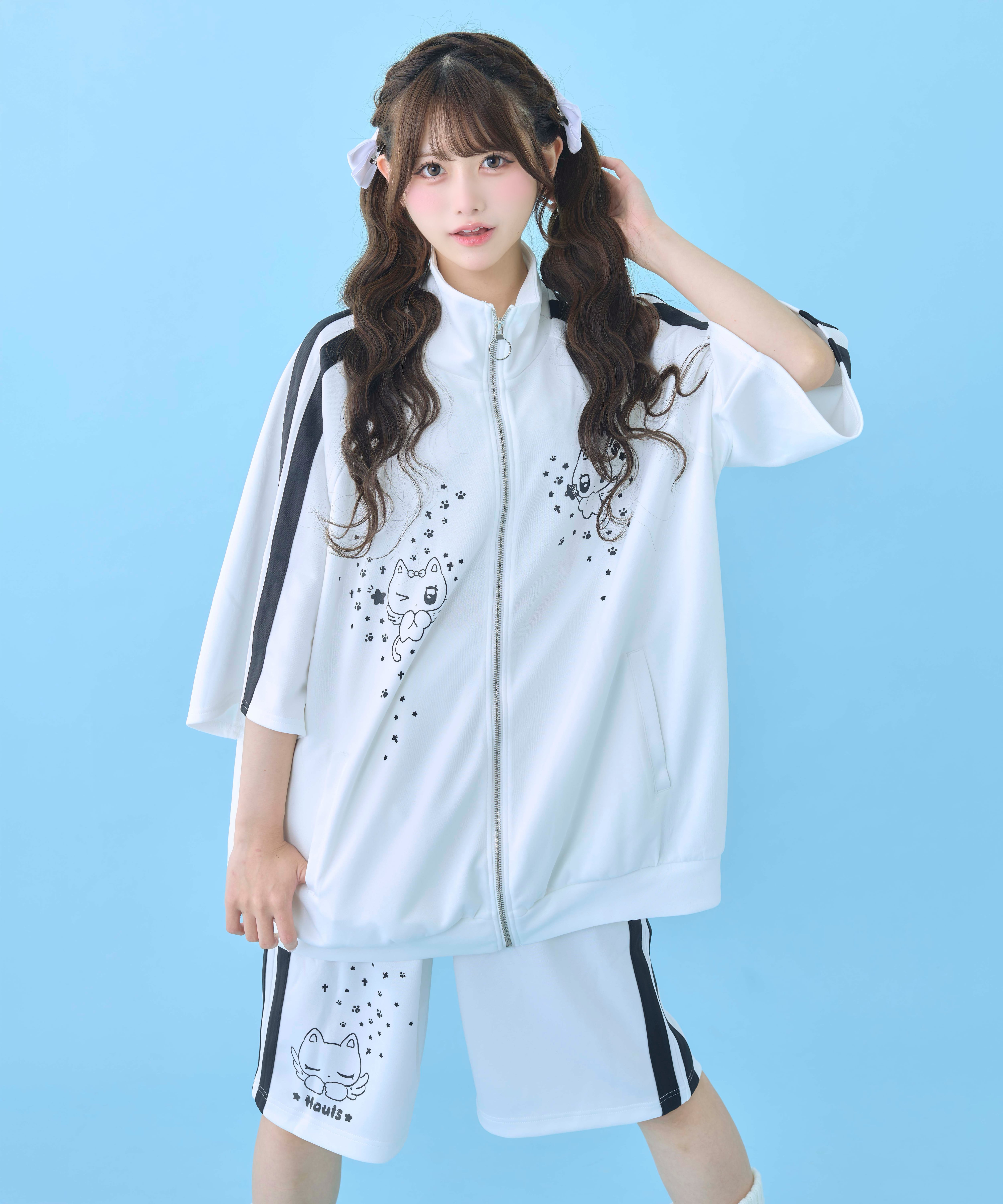 NEW ARRIVALS | | Hauls