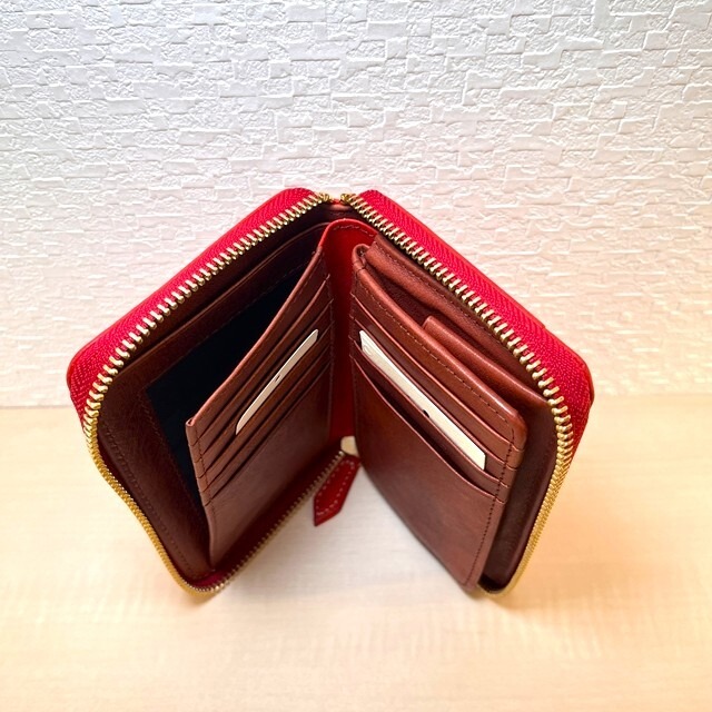 プエブロ　ラウンドミドル財布　レッド