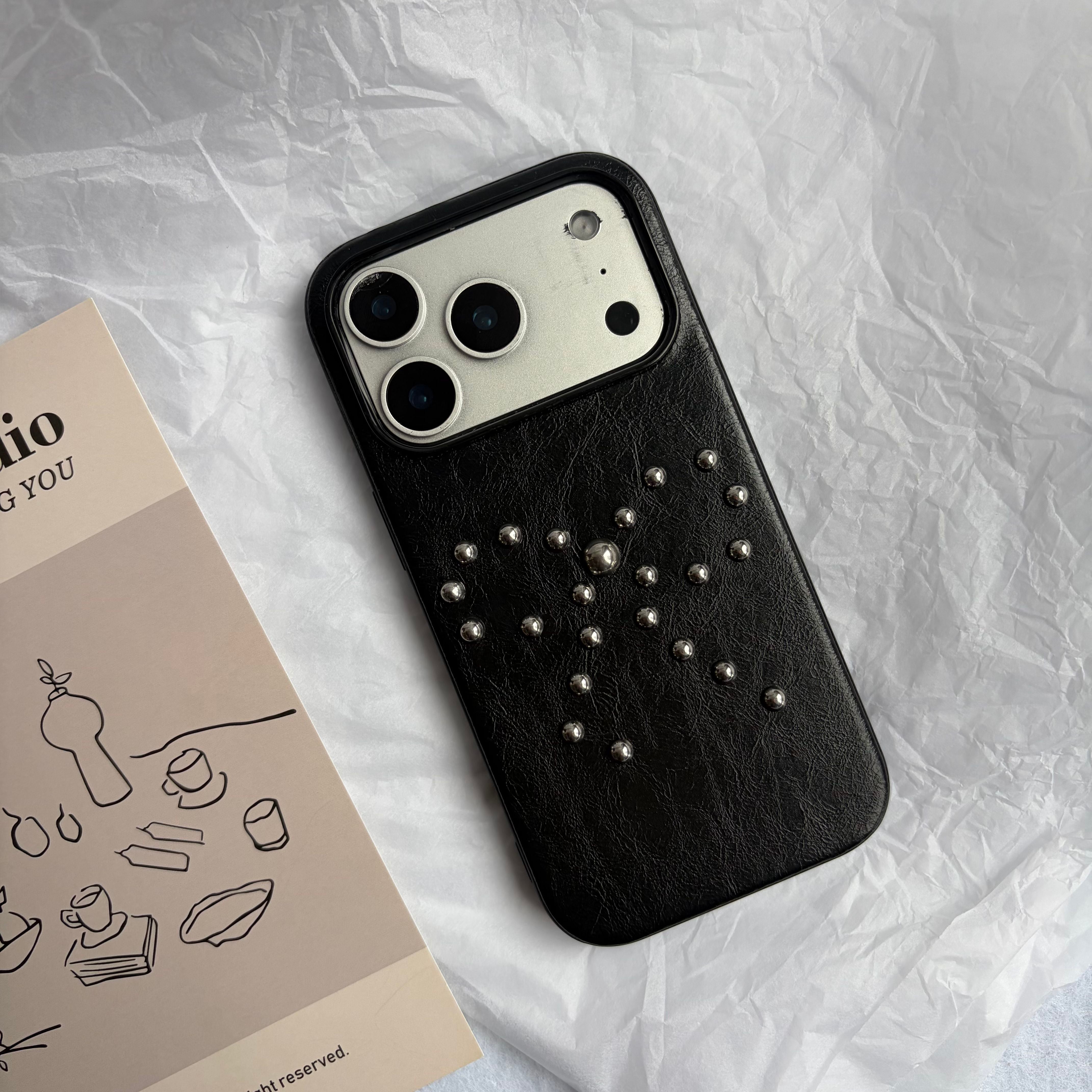 スタッズフラワー iphone18 17 16 15 14 ケース レザー調 耐衝撃 韓国