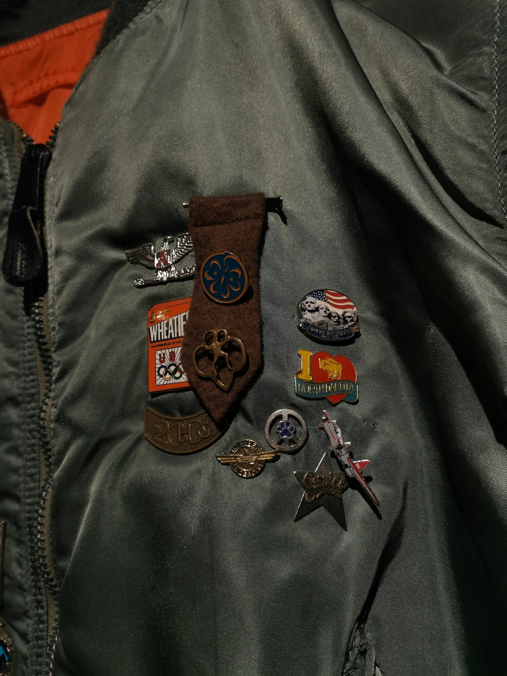 Caka】“ALPHA INDUSTRIES” Vintage Pins Custom MA-1 Flight Jacket