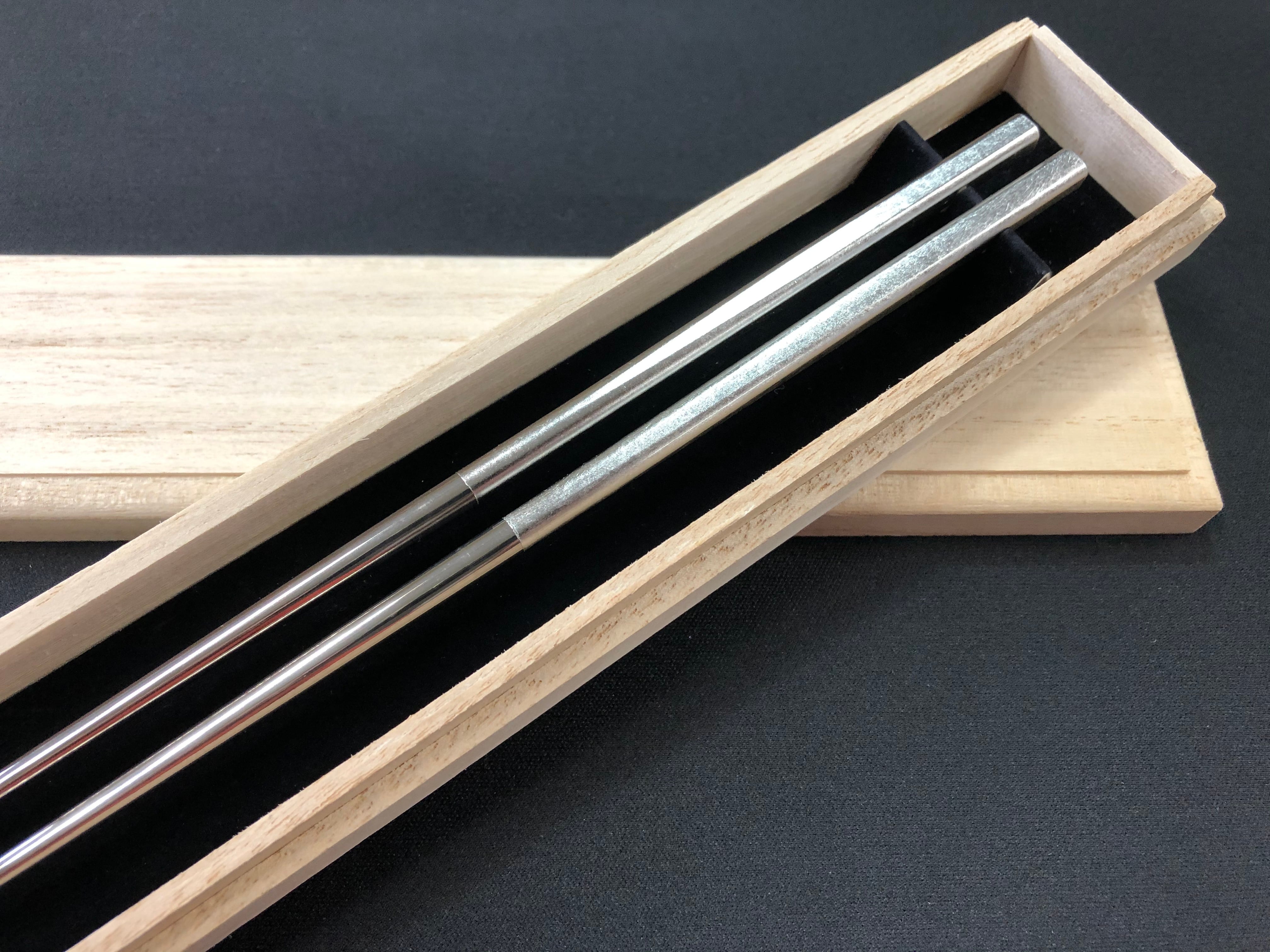 日本製 チタン箸（プラチナ箔）つや有り【桐箱入り】【贈り物に最適