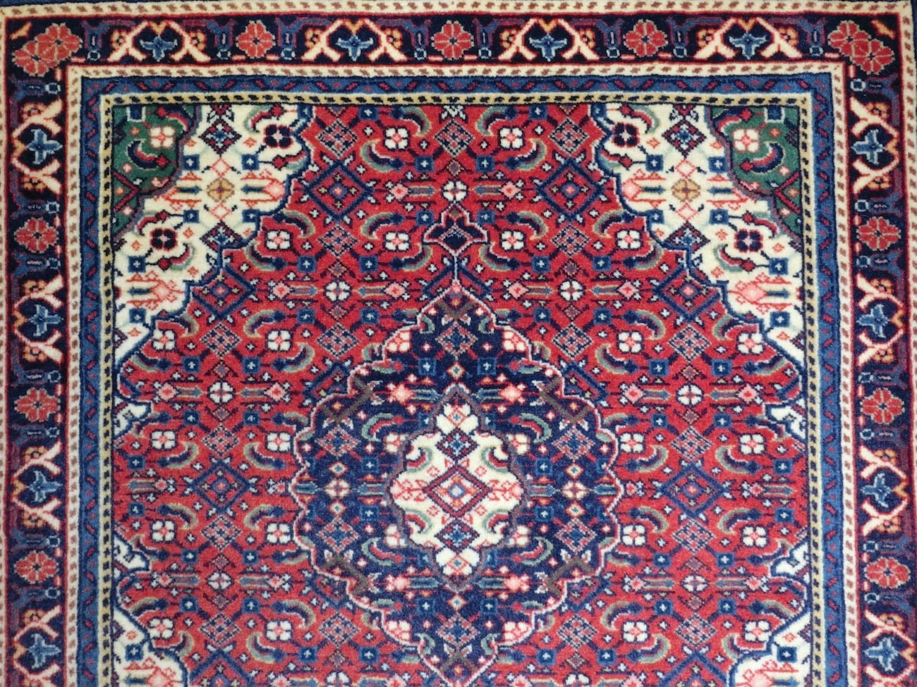 手織りペルシャ絨毯 ビジャー産 171×113cm ビジャール ペルシャ絨毯 手織り ビジャー産【リビングサイズ】120 | Heris Carpet