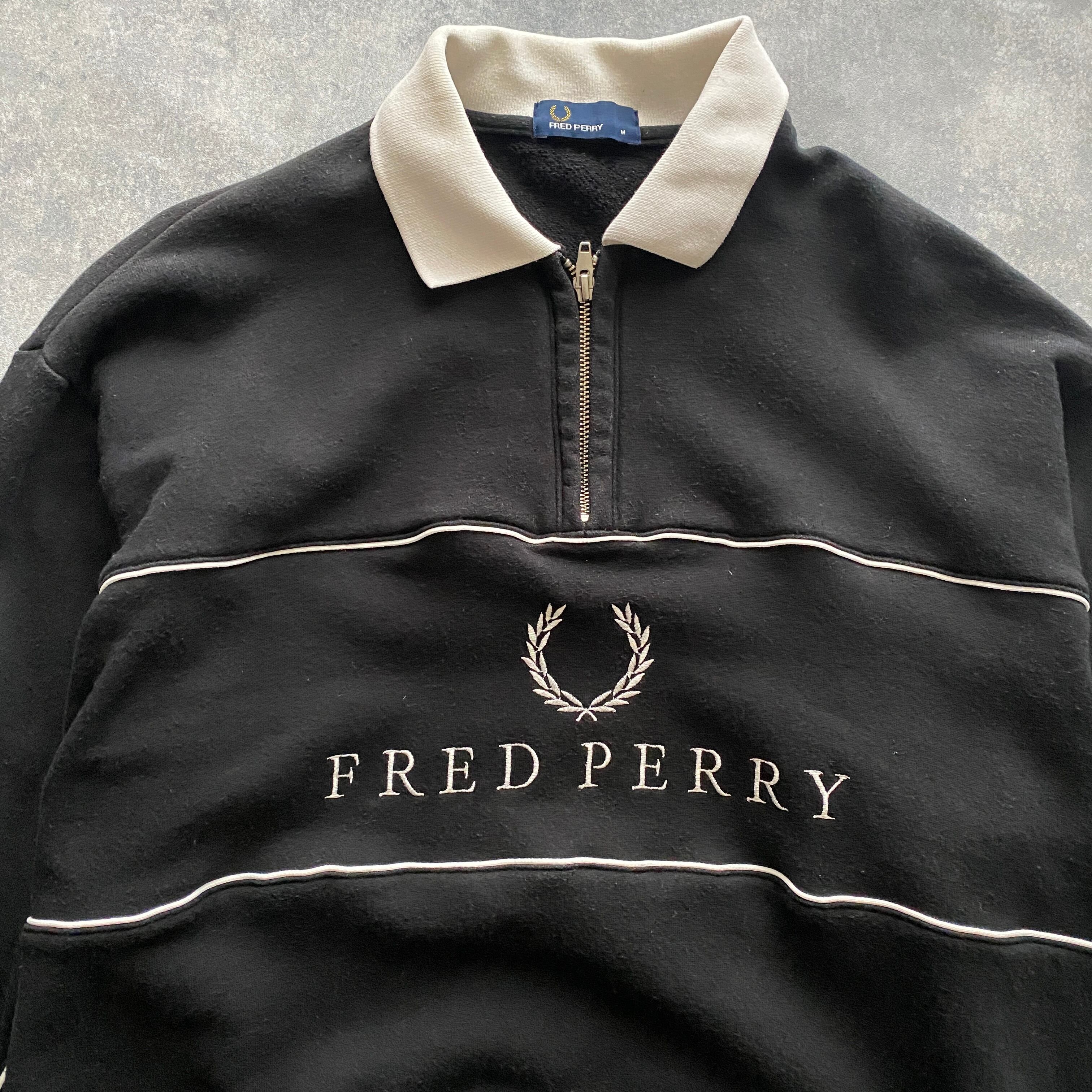 《最高デザイン》FRED PERRY 刺繍ロゴ スウェット 黒 M