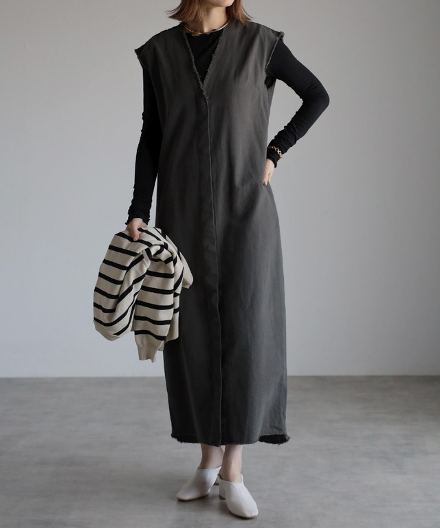 Vネックジレワンピース