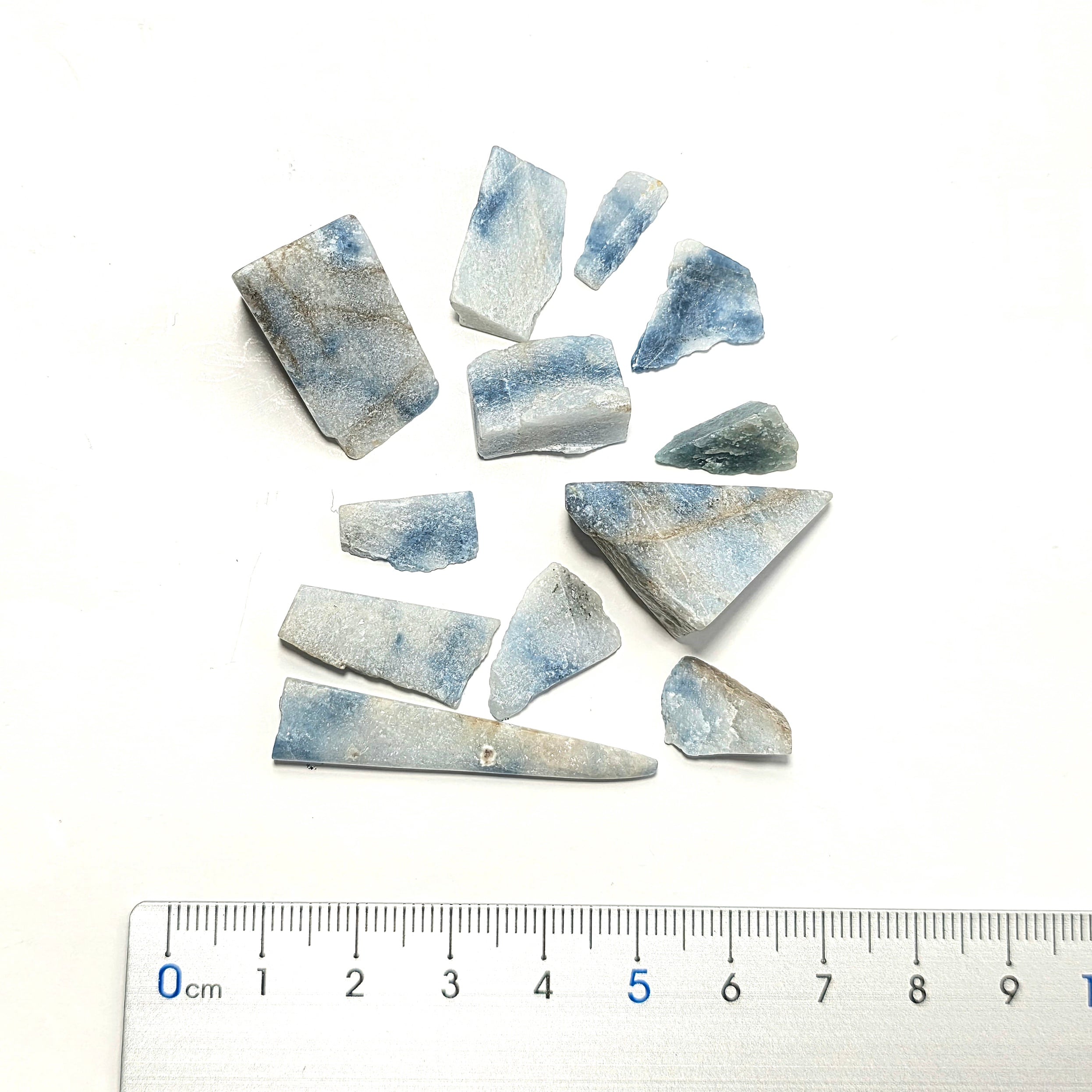 ★翡翠原石★糸魚川硬玉【姫川・転石カチ割り・割り肌仕立1.2kg】 ☆翡翠原石☆糸魚川硬玉【姫川・転石カチ割り・割り肌仕立1.2kg】 原石