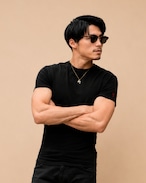 クルーネック　Tシャツ　黒　- スタイリッシュフィット -  シリーズ1