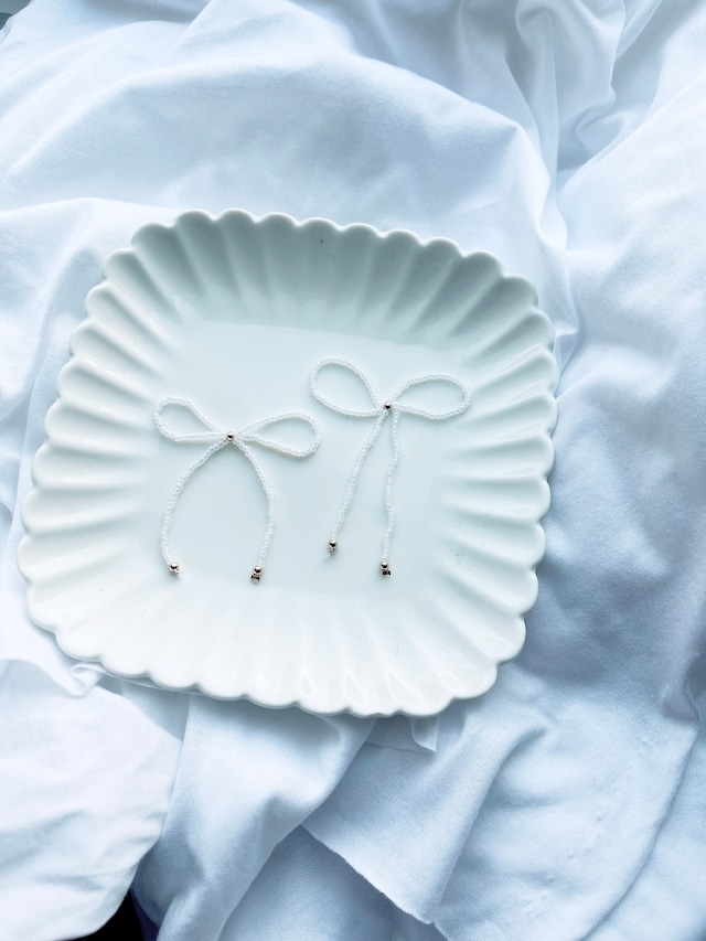 ホワイトビーズリボン