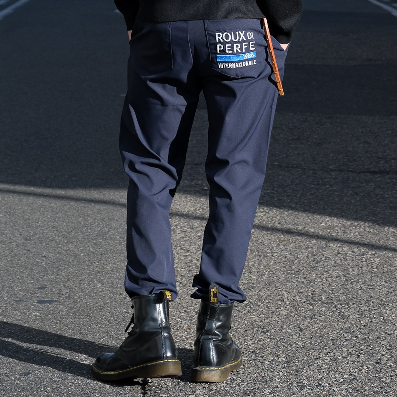 日本製撥水加工刺繍パンツ