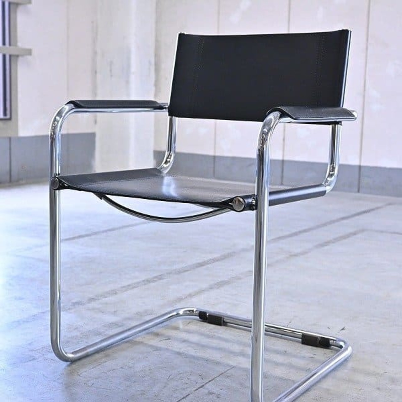 マルトスタム カンティレバーチェアb アーム 本革 椅子 ミース ファン デル ローエ マルセル ブロイヤー バウハウス【中古家具/中古インテリア/USED家具ユーズド家具/リサイクル】