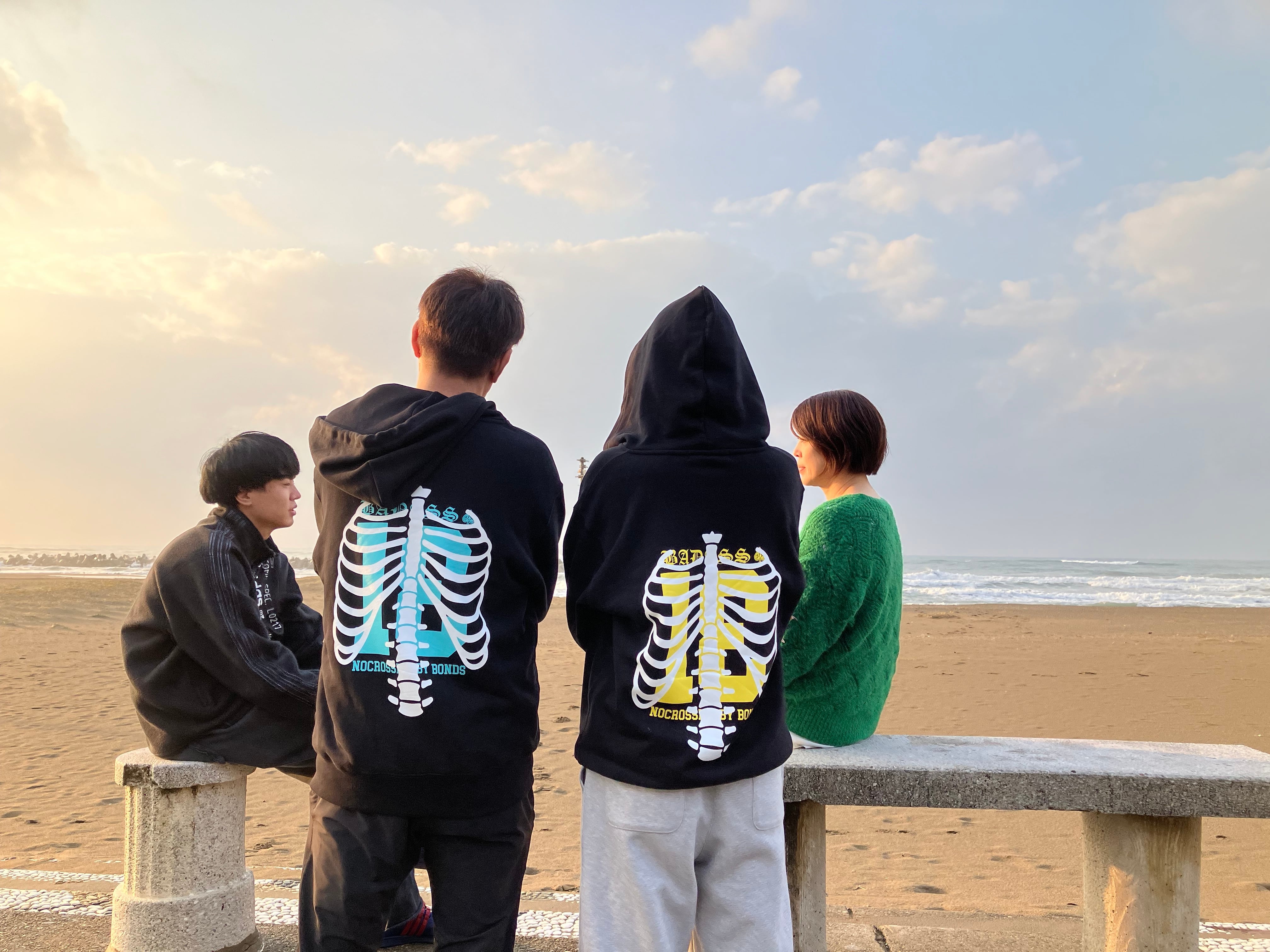 NOCROSSINGBYBONDSボーンナンバリングWZIPパーカー黒✖︎ティファニー