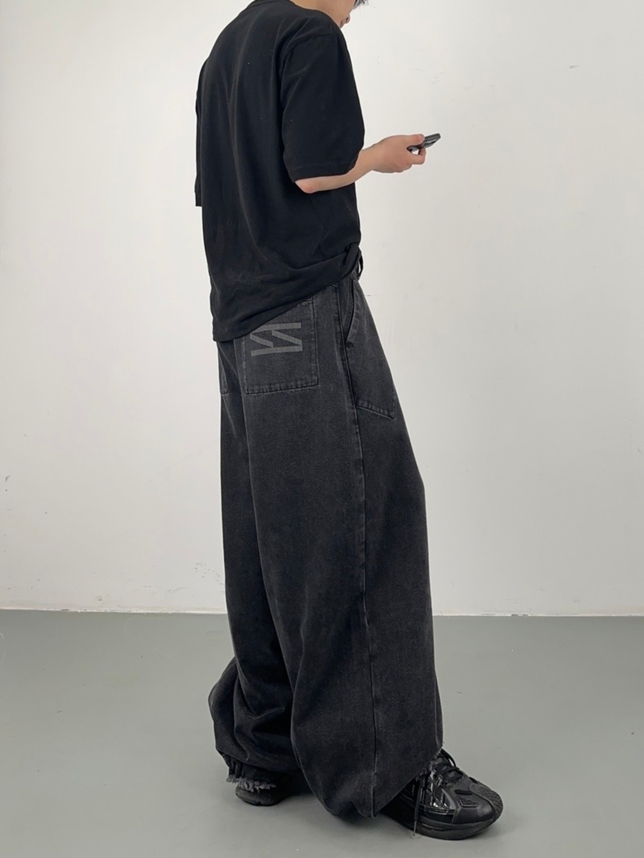 NFAI. 23SS Rectangular Pocket Wide-Leg Jeans