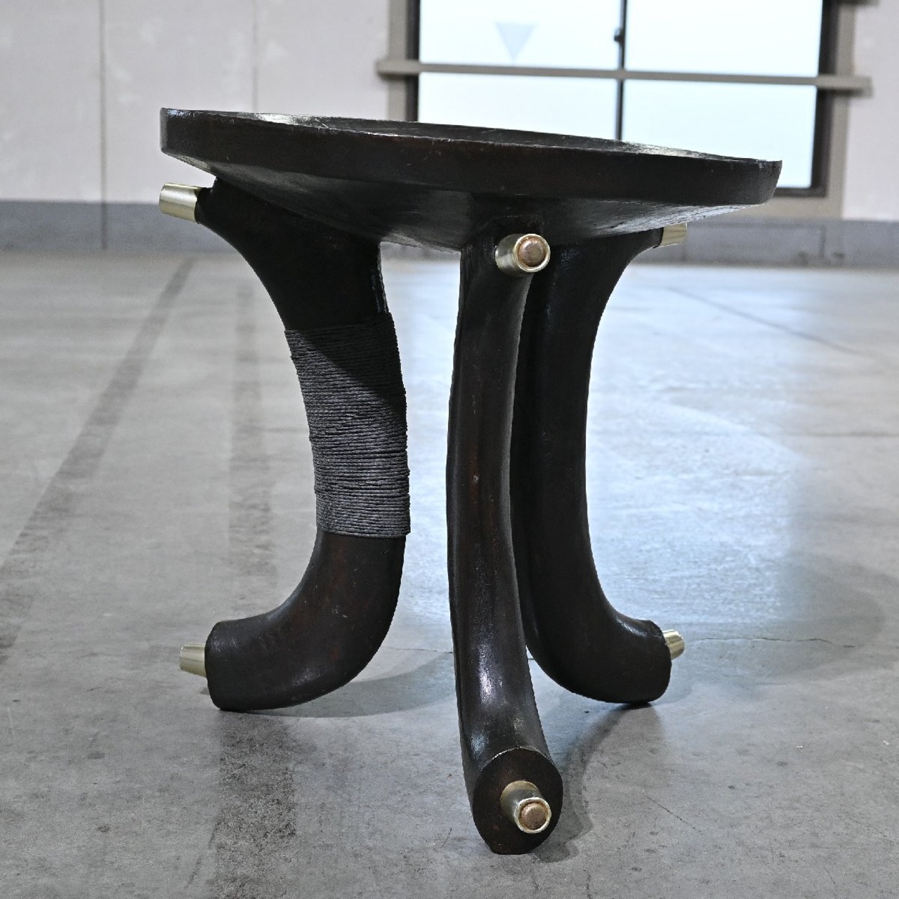 民族家具「Oromo Stool / オロモスツール」高 アフリカン 腰掛け サイドテーブル 花台 飾り台 オブジェ 彫刻 トライバル ヴィンテージ【中古家具/中古インテリア/USED家具ユーズド家具/リサイクル】